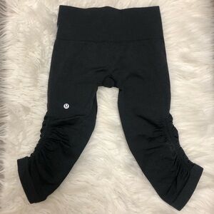 Lululemon Cropped in the Flow Leggings Size 4